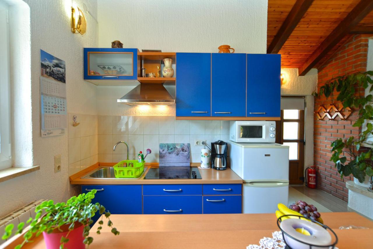 Apartments Marko 1377 Πόρετς Εξωτερικό φωτογραφία