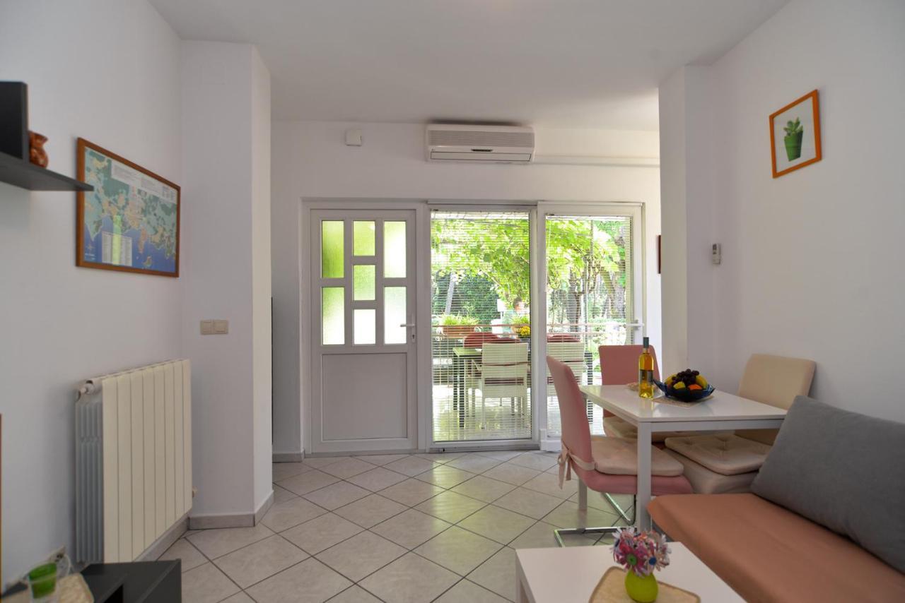 Apartments Marko 1377 Πόρετς Εξωτερικό φωτογραφία